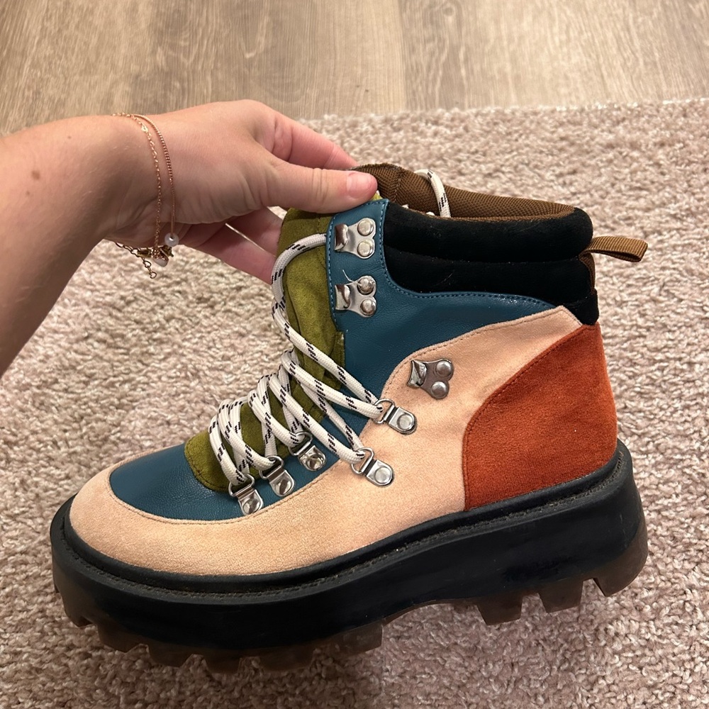 Color-block Boots - Picture 3 of 5
